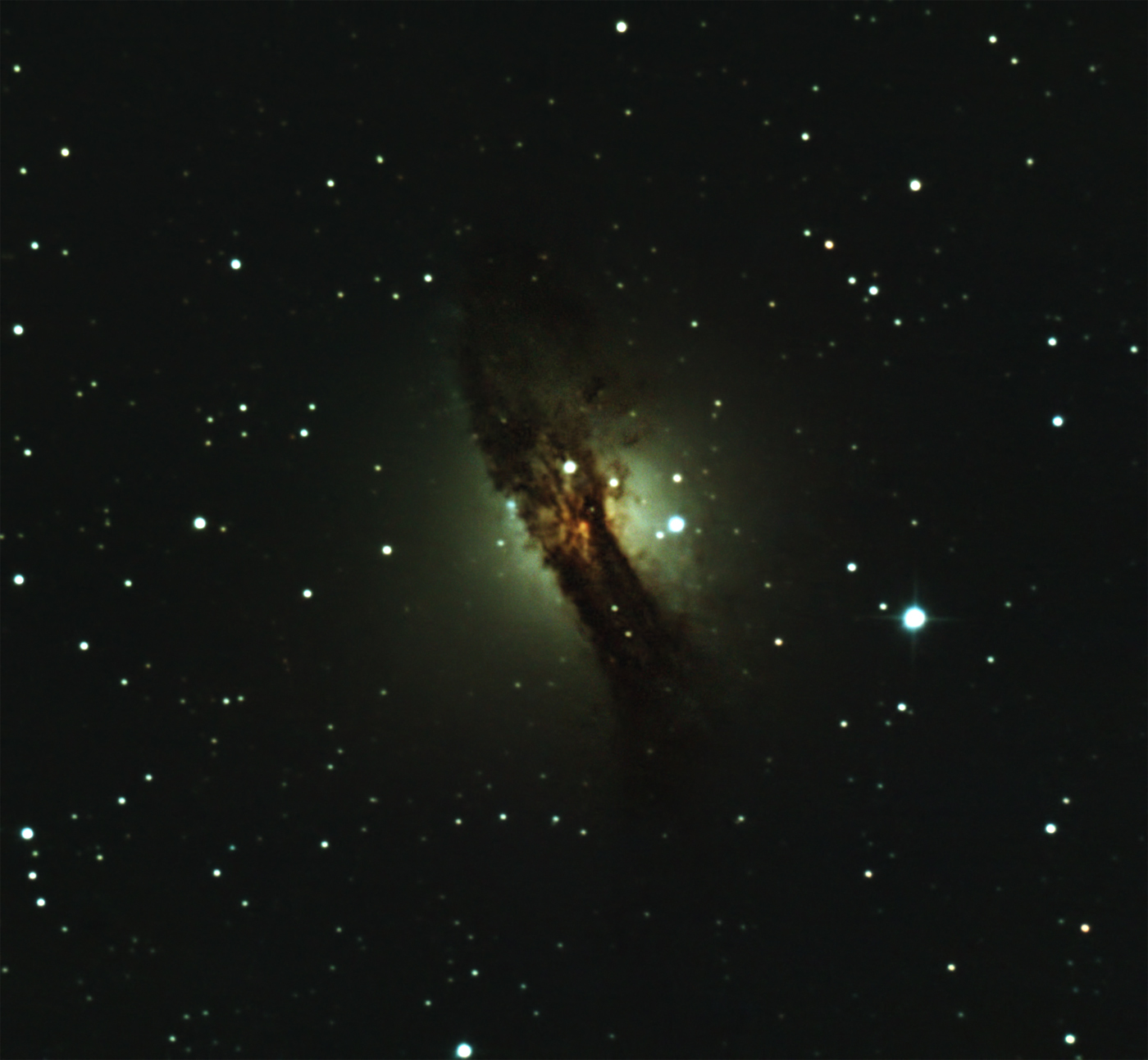 ngc5128-zoom.jpg