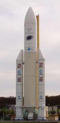 Ariane_5_(mock-up).thumb.jpg.15d0634ef9d530d5384ca6b1160422fc.jpg