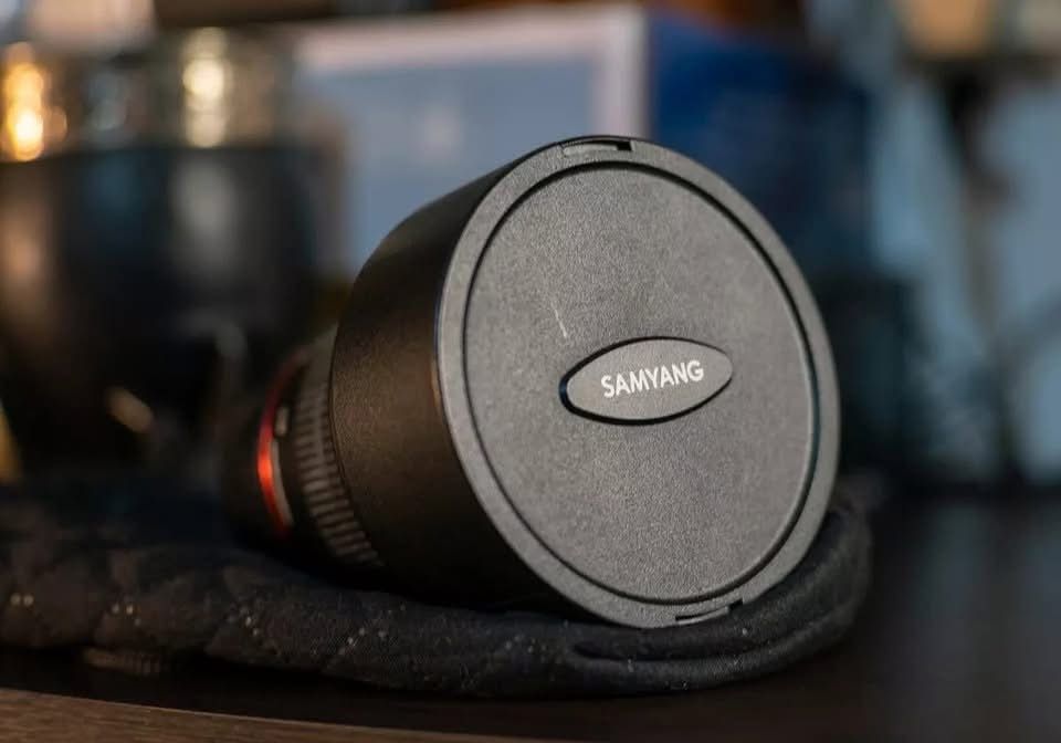 Vendo lente Samyang 14 Mm F/2.8 ED Para Nikon F Manual con chip.