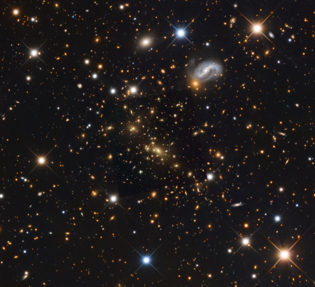Abell2218 final3 con hubble.jpg