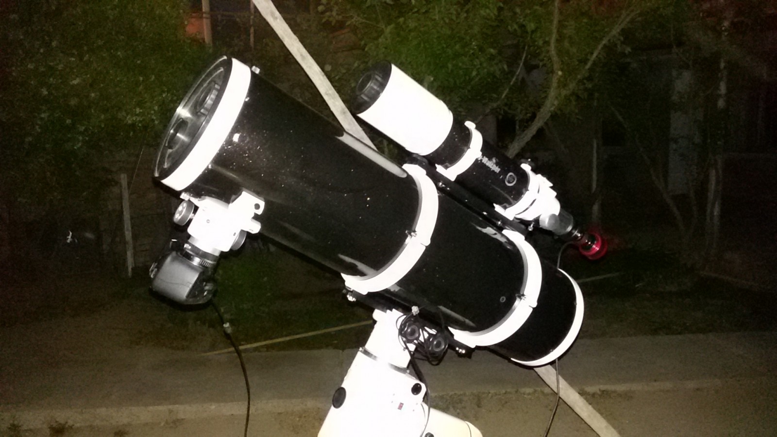Telescopio Sky Watcher Explorer 200P + Sky Watcher Evostar 80ED
